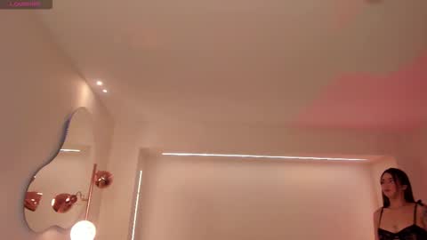 Snapshot of madisoncollinsx chatting on 11.26.25 Maddi Collins online show from 11.26.25