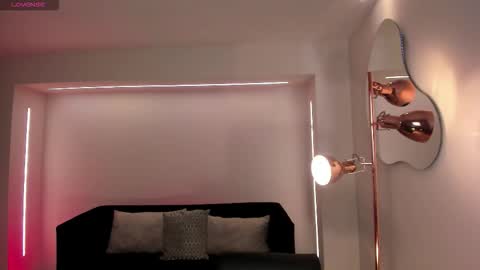 Snapshot of madisoncollinsx chatting on 11.29.25 Maddi Collins online show from 11.29.25