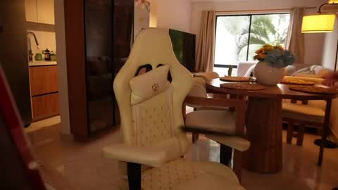 madisonlara online show from 05.10.26