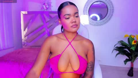 Snapshot of madisson_davon chatting on 12.14.24 Madisson Davon online show from 12.14.24