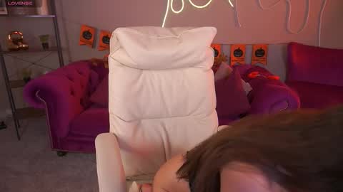 Snapshot of madissonsoft chatting on 10.30.25 madissonsoft online show from 10.30.25