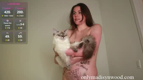 Snapshot of madisynwood chatting on 12.07.24 Madisyn Wood online show from 12.07.24