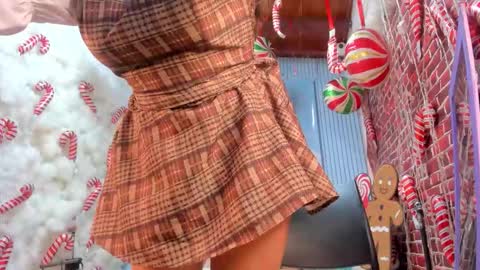 Snapshot of madokaa22 chatting on 12.21.25 Madoka online show from 12.21.25