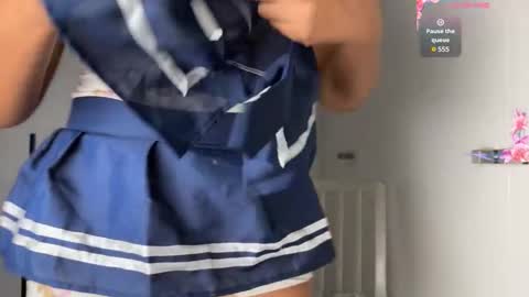 Snapshot of madsnextdoor chatting on 10.17.25 Maddie online show from 10.17.25