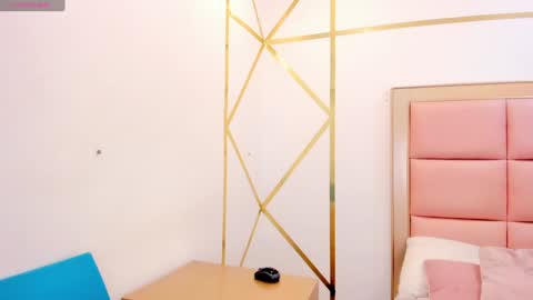 Snapshot of mady_edwards chatting on 12.15.24 Mady online show from 12.15.24