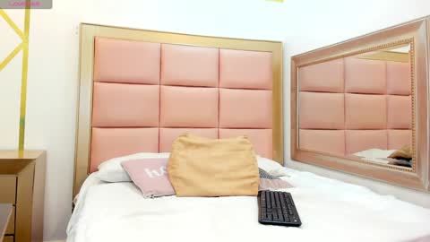 Snapshot of mady_edwards chatting on 01.29.25 Mady online show from 01.29.25