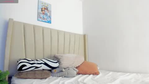 Snapshot of mady_edwards chatting on 01.09.26 Mady online show from 01.09.26