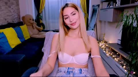 Madye Roberts online show from 12.13.25