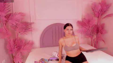 Snapshot of madyscarlett chatting on 10.12.25 madyscarlett online show from 10.12.25