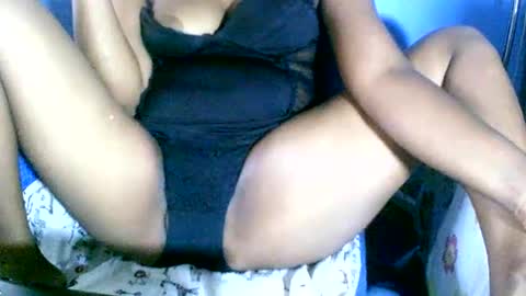 Snapshot of maelahlove chatting on 03.05.25 MaelahLove online show from 03.05.25