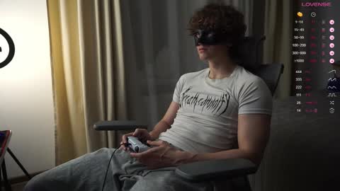 Snapshot of maestro3369 chatting on 10.18.25 Mike XMaestro 3369 online show from 10.18.25