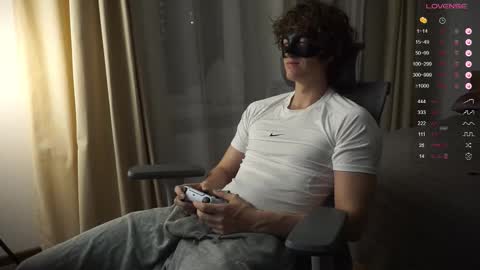 Snapshot of maestro3369 chatting on 10.28.25 Mike XMaestro 3369 online show from 10.28.25