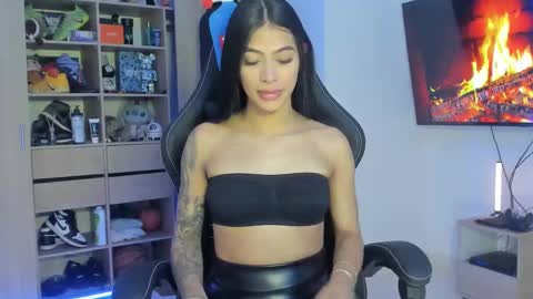 Snapshot of maeve_windsor chatting on 03.24.26 Maeve online show from 03.24.26