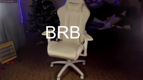 Maevee online show from 01.17.25