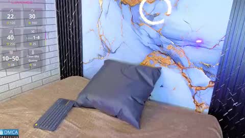 maevekuro online show from 11.18.25