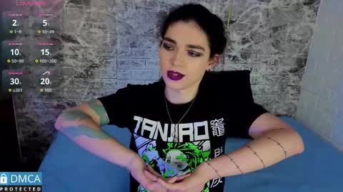 maevekuro online show from 12.18.25