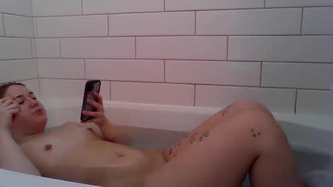 Snapshot of maevesins chatting on 02.13.25 Maeve Sins online show from 02.13.25