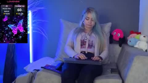 Snapshot of mafecosecret chatting on 11.27.25 mafecosecret online show from 11.27.25