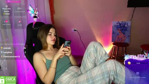 Snapshot of mag1c_eyes chatting on 12.13.24 mag1c_eyes online show from 12.13.24