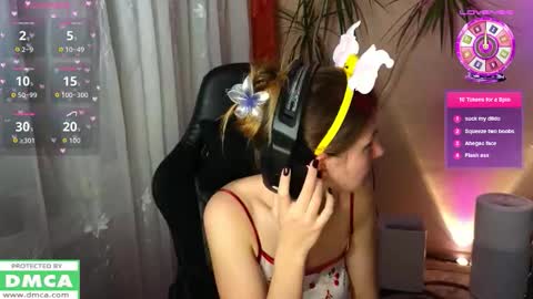 Snapshot of mag1c_eyes chatting on 10.31.25 mag1c_eyes online show from 10.31.25