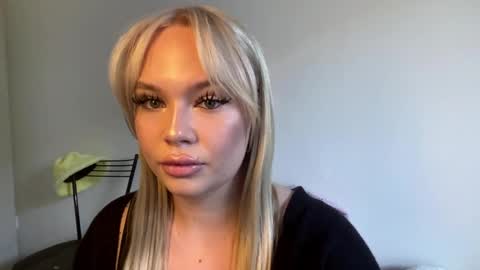 Molly online show from 04.26.26