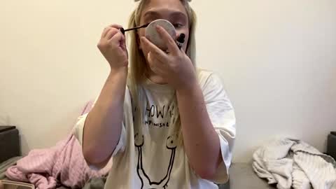 Molly online show from 05.09.26