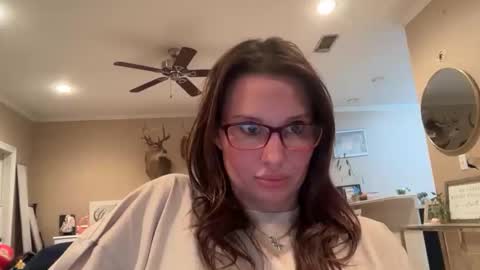 Snapshot of maggiexoxox chatting on 11.08.25 maggiexoxox online show from 11.08.25