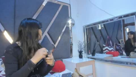 Snapshot of maggyx_69 chatting on 05.25.26 Kimy online show from 05.25.26