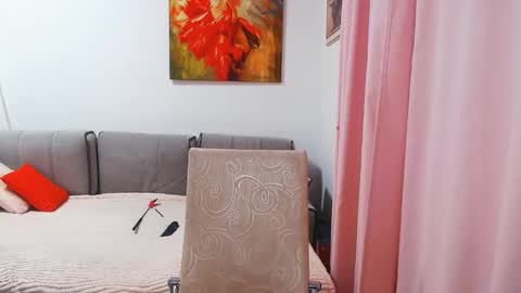 Snapshot of magic_blondie chatting on 12.05.25 Margo online show from 12.05.25