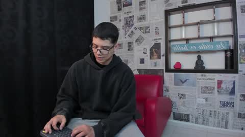 Snapshot of magic_boy01 chatting on 12.22.24 Damian Rivers online show from 12.22.24