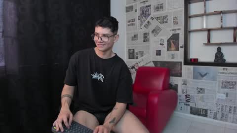 Snapshot of magic_boy01 chatting on 02.04.25 Damian Rivers online show from 02.04.25