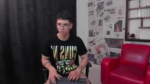 Snapshot of magic_boy01 chatting on 02.14.25 Damian Rivers online show from 02.14.25