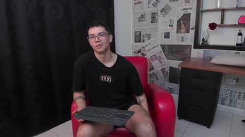 Snapshot of magic_boy01 chatting on 02.27.25 Damian Rivers online show from 02.27.25