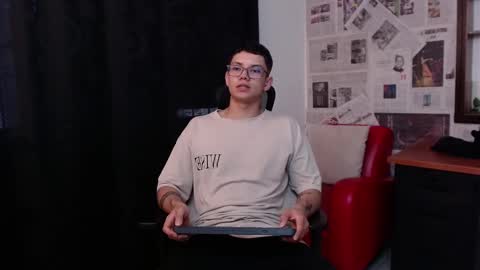 Snapshot of magic_boy01 chatting on 02.28.25 Damian Rivers online show from 02.28.25