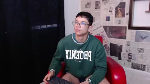 Snapshot of magic_boy01 chatting on 09.19.25 Damian Rivers online show from 09.19.25