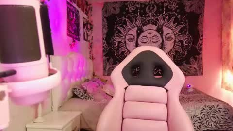 Claire online show from 02.12.25