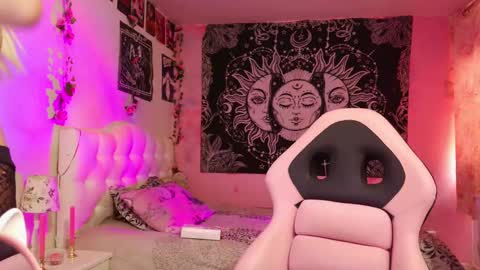 Claire online show from 02.14.25