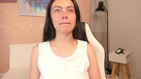 Snapshot of magic_fernanda chatting on 01.21.25 Fer online show from 01.21.25