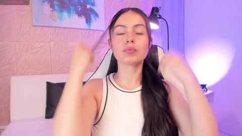 Snapshot of magic_fernanda chatting on 02.04.25 Fer online show from 02.04.25