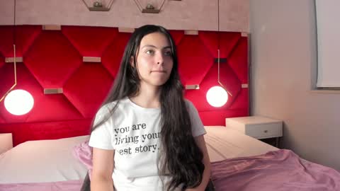 Snapshot of magic_fernanda chatting on 02.05.25 Fer online show from 02.05.25
