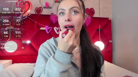 Snapshot of magic_fernanda chatting on 02.13.25 Fer online show from 02.13.25