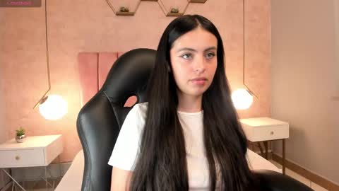 Snapshot of magic_fernanda chatting on 03.05.25 Fer online show from 03.05.25