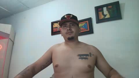 magic_milk23 online show from 11.14.25