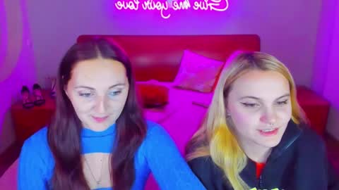 Snapshot of magiceyess chatting on 12.17.24 Lili and Bella online show from 12.17.24