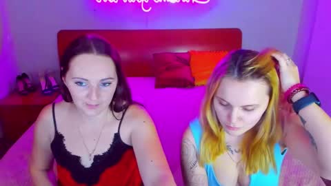Snapshot of magiceyess chatting on 01.16.25 Lili and Bella online show from 01.16.25