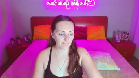 Snapshot of magiceyess chatting on 02.15.25 Lili and Bella online show from 02.15.25