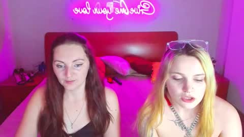 Snapshot of magiceyess chatting on 02.18.25 Lili and Bella online show from 02.18.25