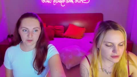 Snapshot of magiceyess chatting on 03.06.25 Lili and Bella online show from 03.06.25