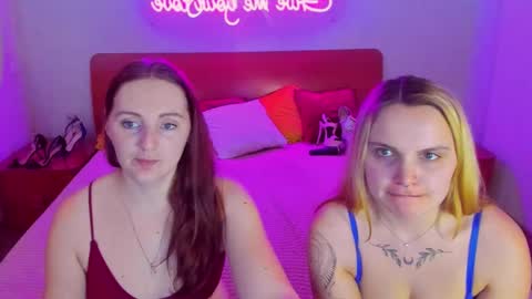 Snapshot of magiceyess chatting on 03.09.25 Lili and Bella online show from 03.09.25