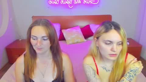 Snapshot of magiceyess chatting on 09.26.25 Lili and Bella online show from 09.26.25